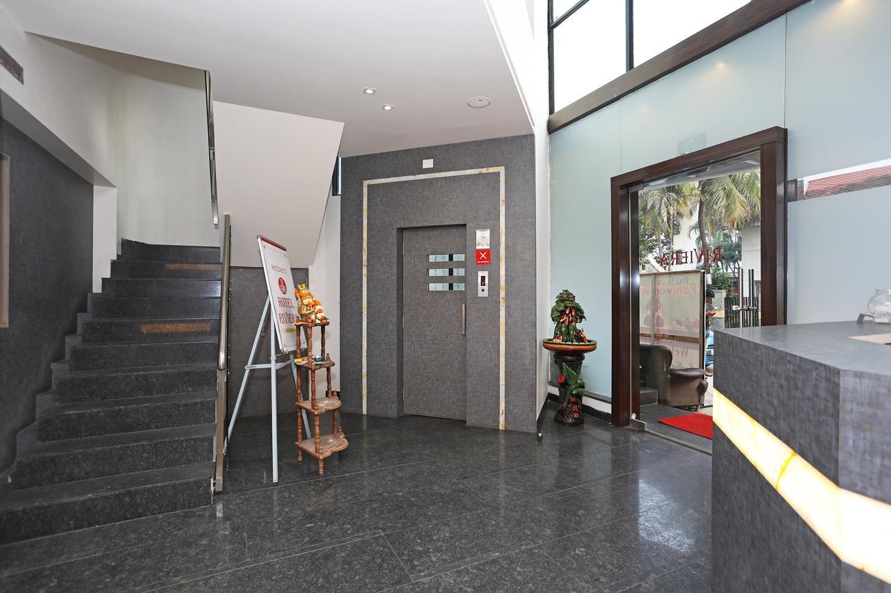 Oyo 10672 Hotel Riviera ナーシク エクステリア 写真