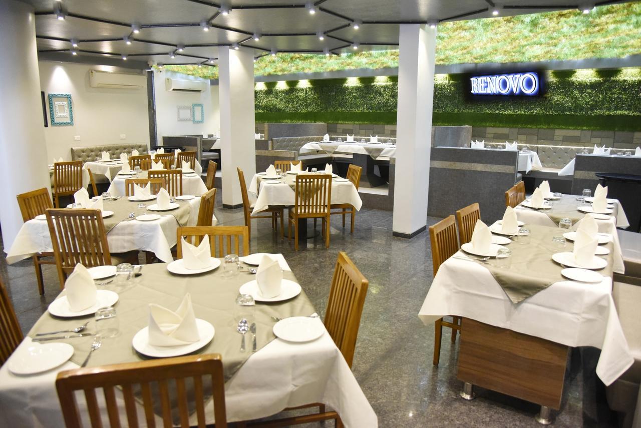 Oyo 10672 Hotel Riviera ナーシク エクステリア 写真