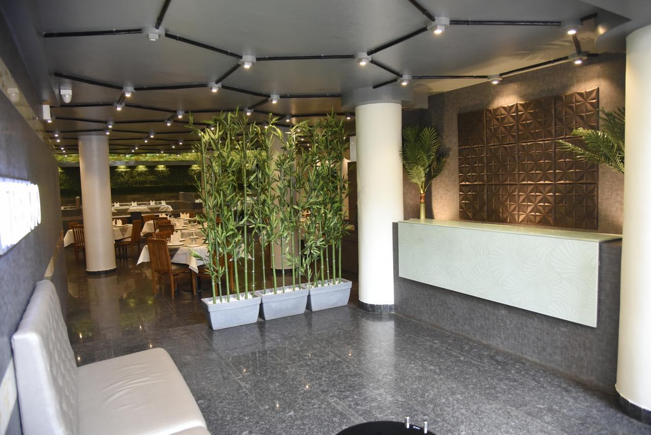 Oyo 10672 Hotel Riviera ナーシク エクステリア 写真