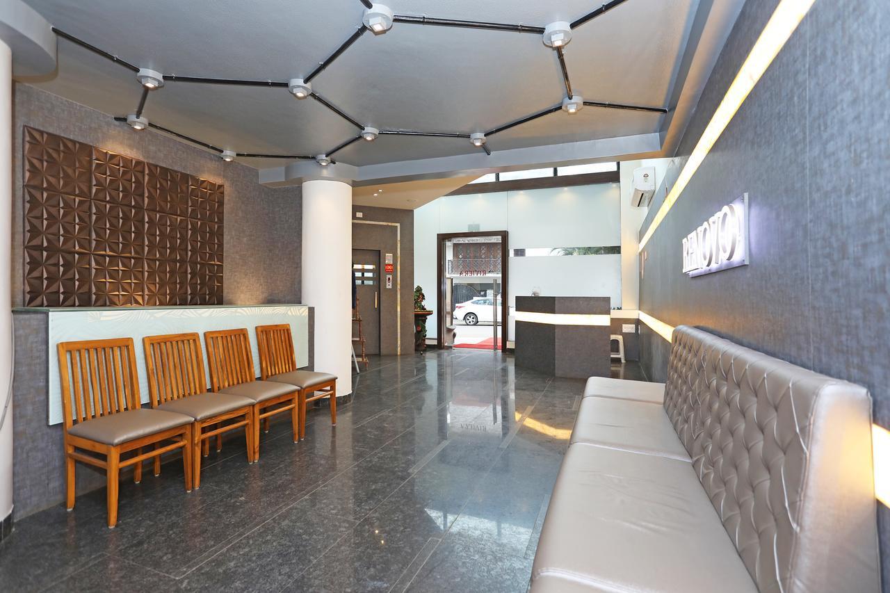 Oyo 10672 Hotel Riviera ナーシク エクステリア 写真