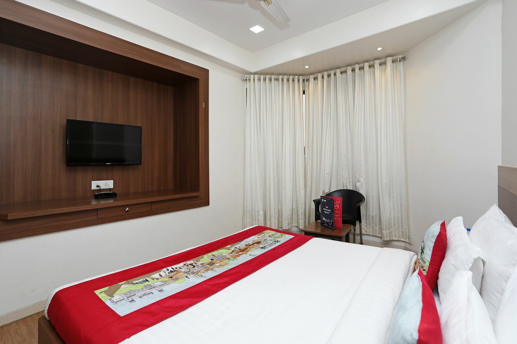 Oyo 10672 Hotel Riviera ナーシク エクステリア 写真